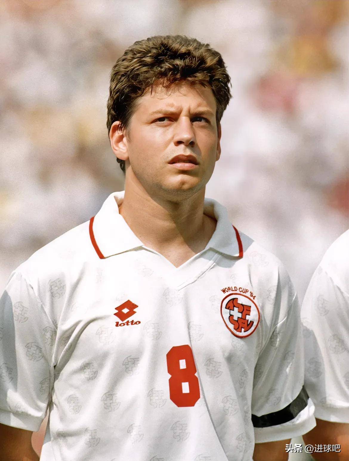 瑞士队在欧国联比赛中实力出众,高居榜首 瑞士队在欧国联比赛中实力出众,高居榜首