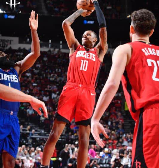 火箭球星连场爆发,砍下关键球带队赢球 火箭球星连场爆发,砍下关键球带队赢球