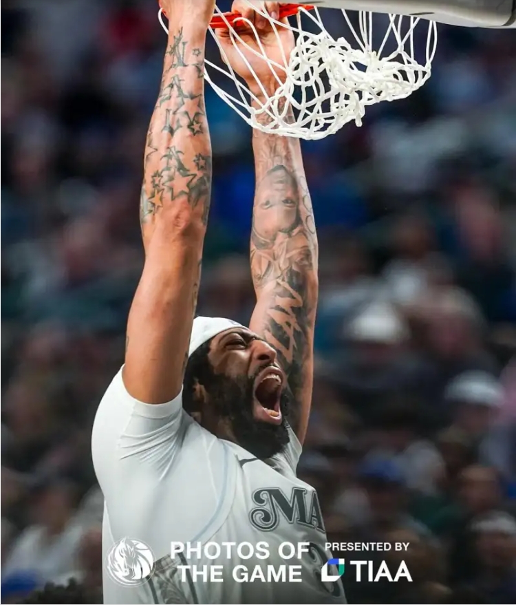 火箭队战胜独行侠，取得胜利