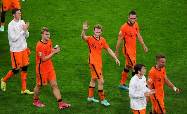 荷兰队在关键时刻展现出超强实力