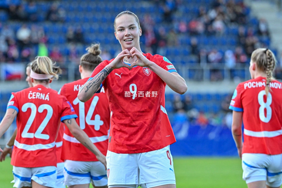 挪威女足选手训练备战冠军赛事