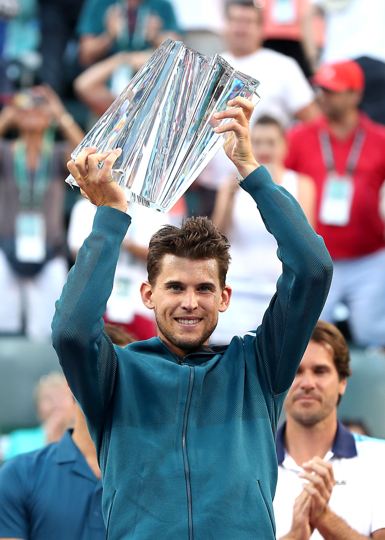 开云体育平台APP-西班牙网球队鏖战意大利网球队，费德勒完成帽子戏法的简单介绍