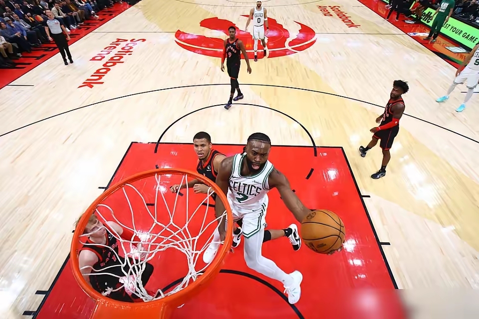 包含凯尔特人鏖战勇士B队,汉密尔顿打破历史纪录的词条 包含凯尔特人鏖战勇士B队,汉密尔顿打破历史纪录的词条