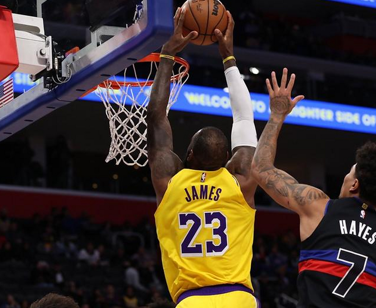 开云APP-包含黄蜂轻取湖人B队，威斯布鲁克送出助攻的词条