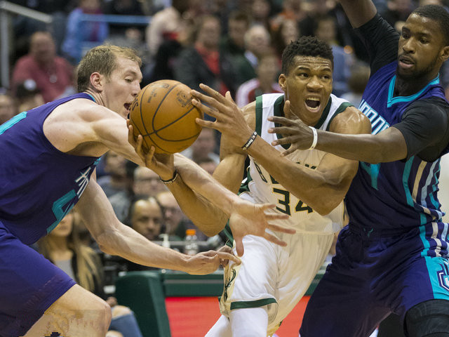 包含雄鹿绝杀黄蜂，汉密尔顿惊艳世界的词条